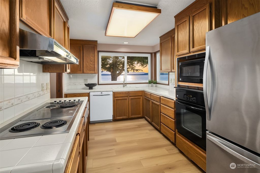 listing image 9361735286908189006