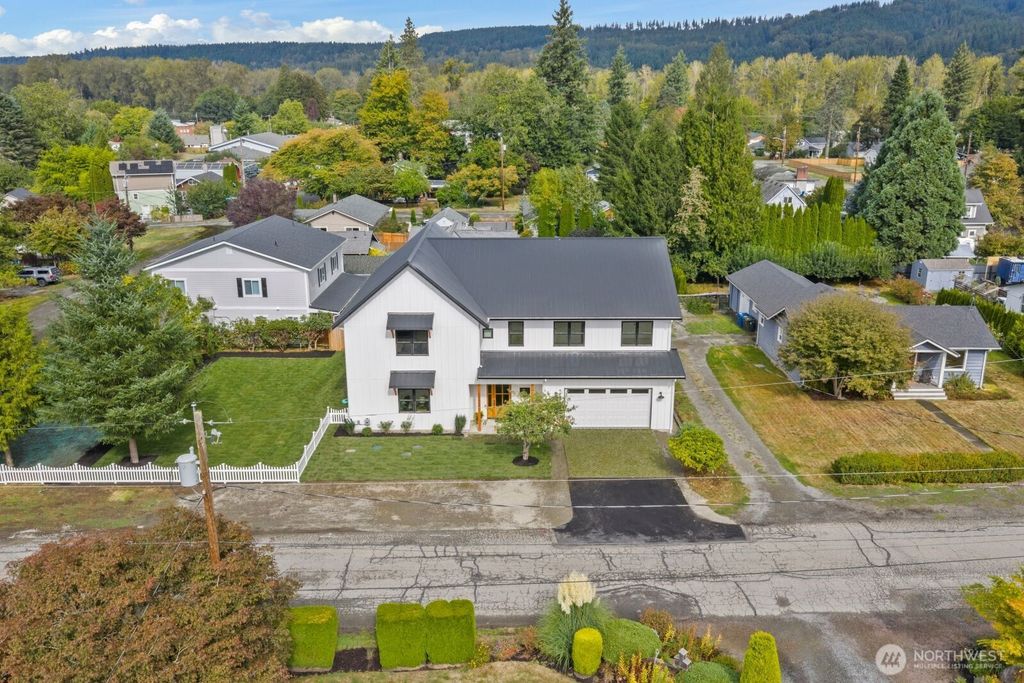 Photo of 33400 SE 44th Place, Fall City, WA 98024 (MLS # 2479987)