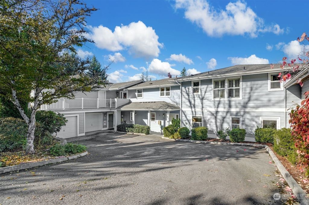 Photo of 4445 Providence Point Place Pl SE, Issaquah, WA 98029 (MLS # 2176314)