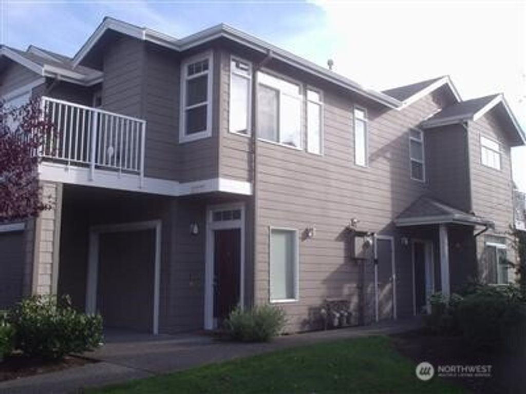 Photo of 22773 SE 12th Lane, Sammamish, WA 98075 (MLS # 2382803)