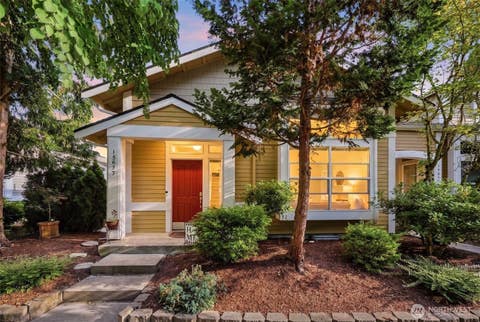 Photo of 15637 NE 92nd Way #B2101, Redmond, WA 98052 (MLS # 2566808)