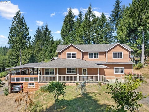 Photo of 1407 SLIDE CREEK Road, Longview, WA 98632 (MLS # 2587933)