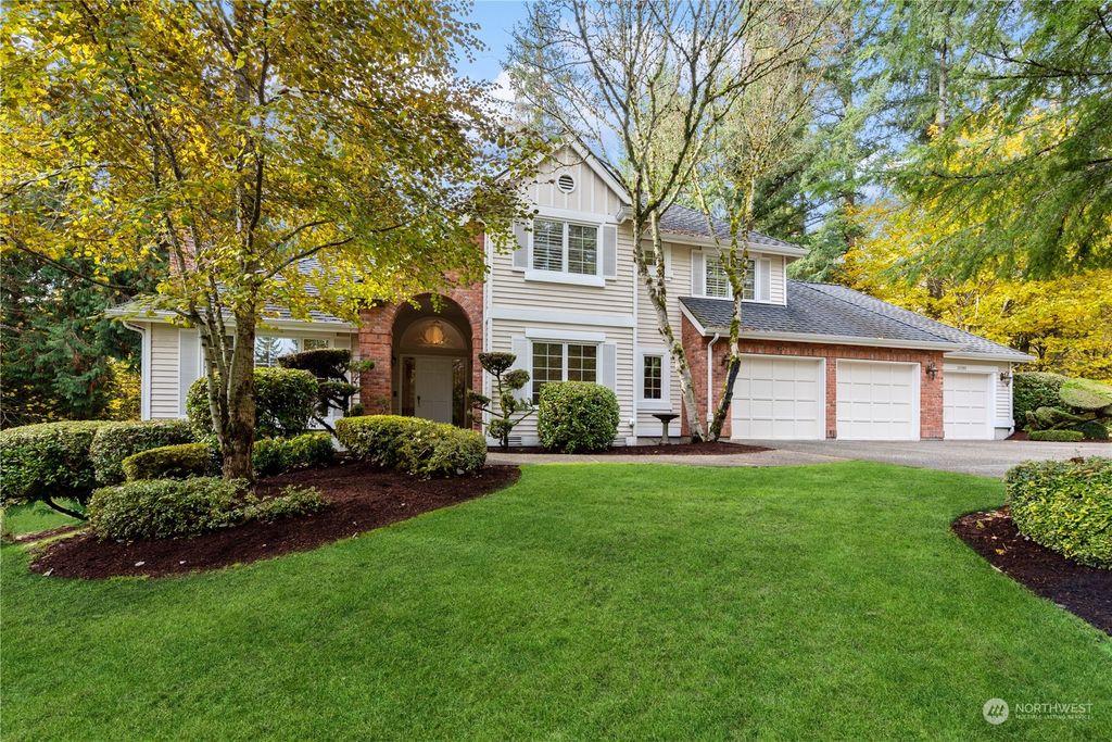Photo of 13109 184th Avenue NE, Redmond, WA 98052 (MLS # 2172846)