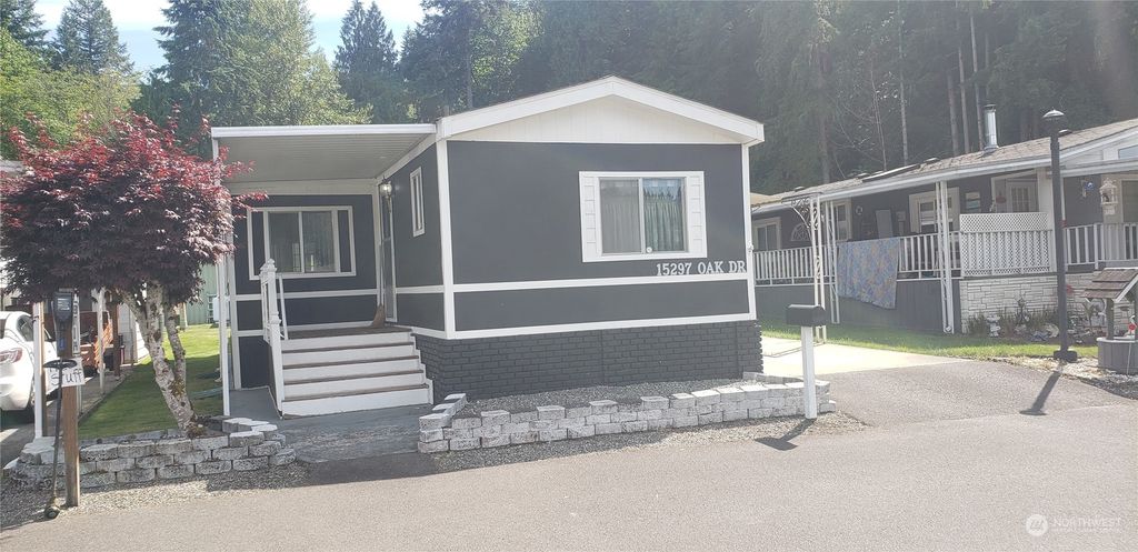 Photo of 15297 Oak Drive, Renton, WA 98058 (MLS # 2255718)