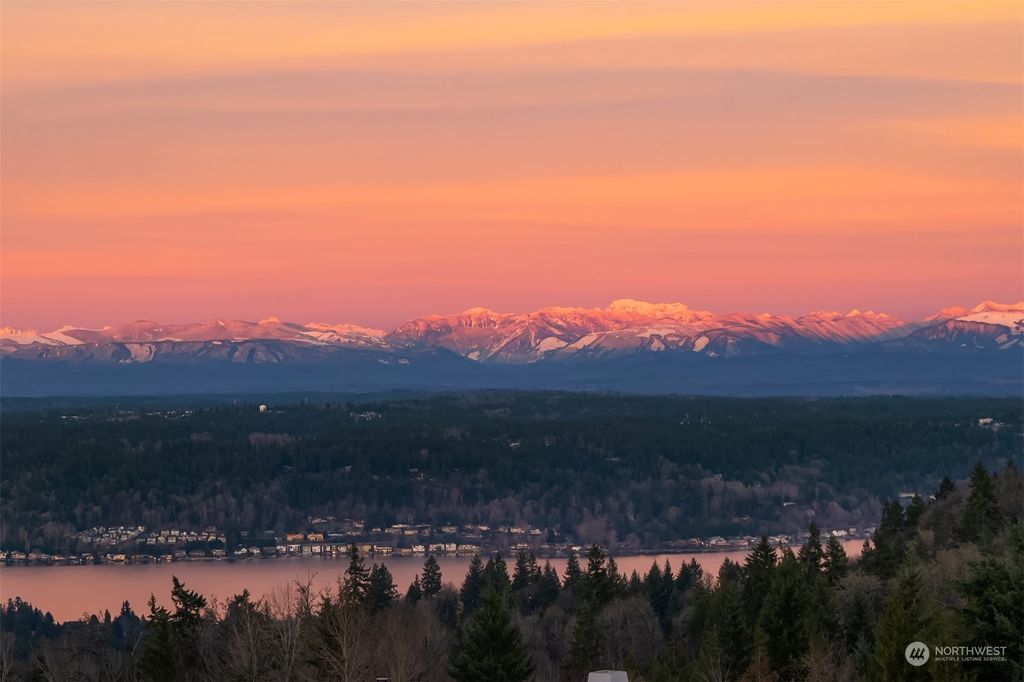 Photo of 17255 SE 57th Place, Bellevue, WA 98006 (MLS # 2191834)