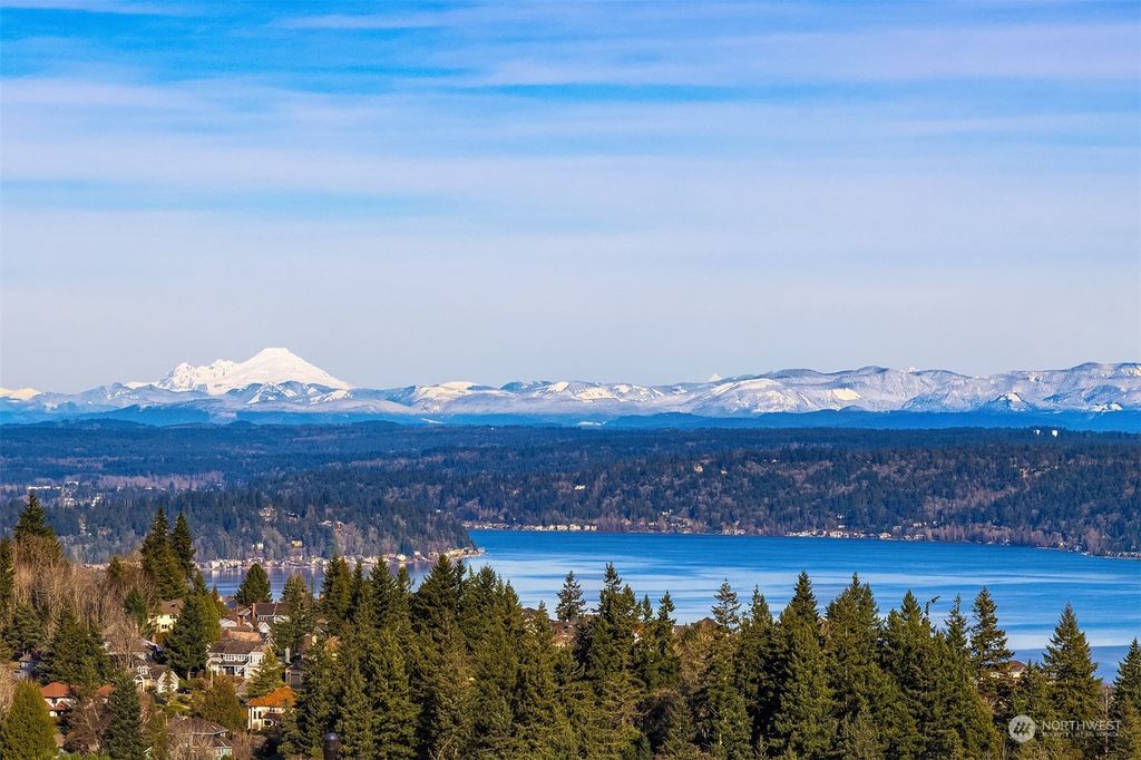 Photo of 17255 SE 57th Place, Bellevue, WA 98006 (MLS # 2191834)