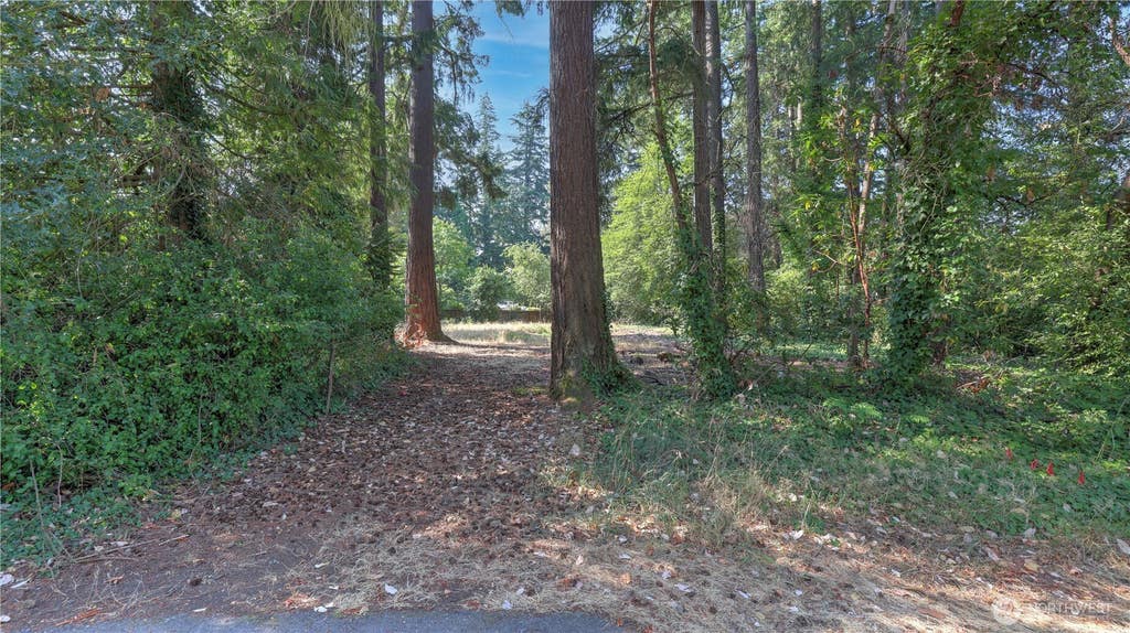 Photo of 8817 SE 44th Street, Mercer Island, WA 98040 (MLS # 2564913)