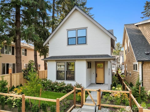 Photo of 9323 126th Avenue NE, Kirkland, WA 98033 (MLS # 2569644)