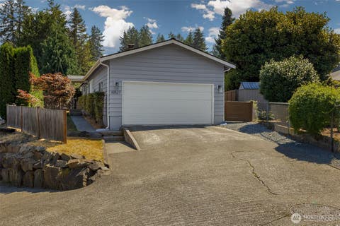 Photo of 10527 Beardslee Boulevard, Bothell, WA 98011 (MLS # 2553825)
