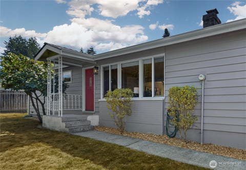 Photo of 10527 Beardslee Boulevard, Bothell, WA 98011 (MLS # 2553825)