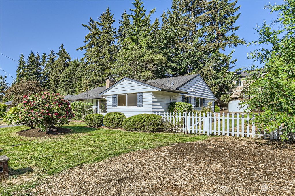Photo of 20727 77th Place W, Edmonds, WA 98026 (MLS # 2074964)