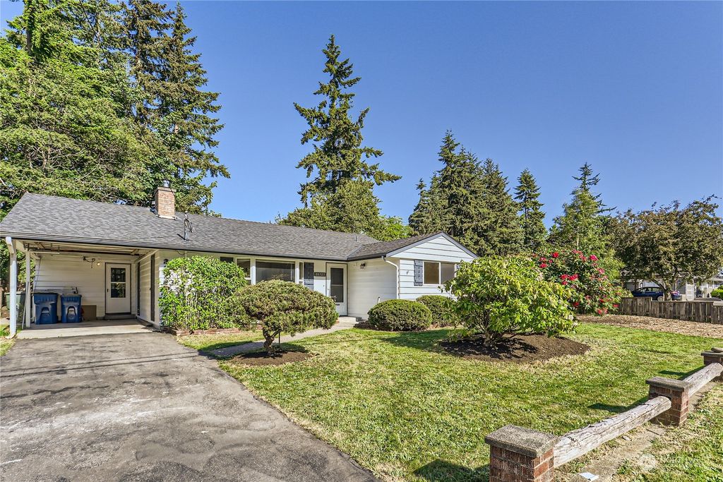 Photo of 20727 77th Place W, Edmonds, WA 98026 (MLS # 2074964)