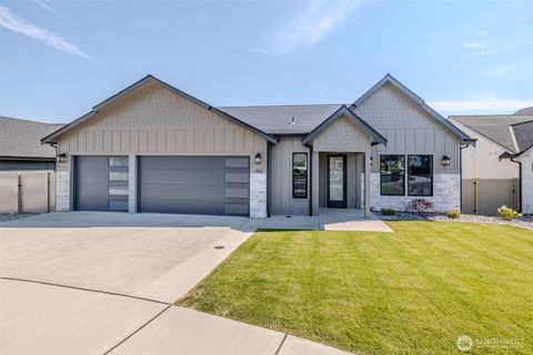 Photo of 958 Racine Springs Drive, Wenatchee, WA 98801 (MLS # 2425847)