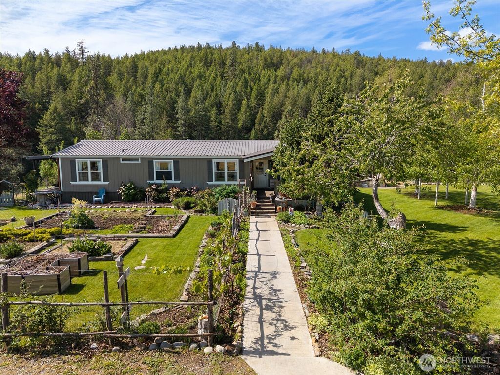 Photo of 1574 Pine Creek RD #B, Tonasket, WA 98855 (MLS # 2525278)