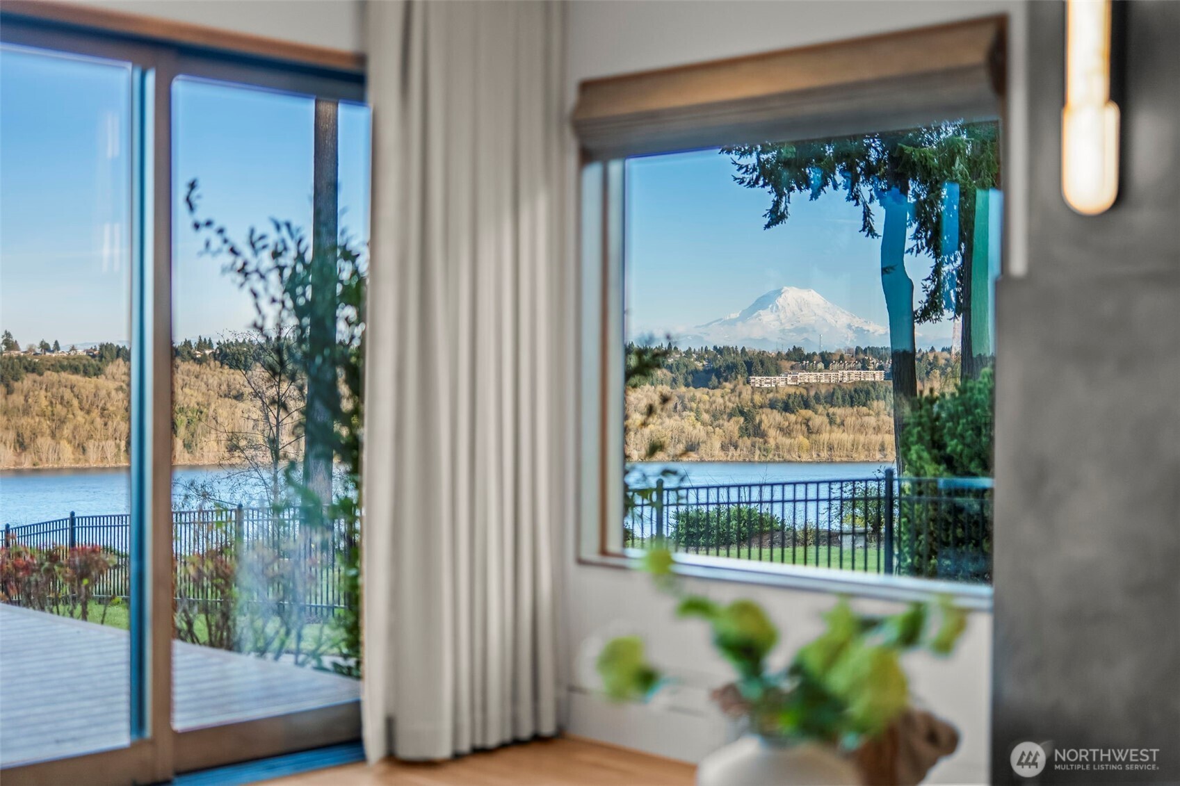 3323 9th Avenue Ct NW