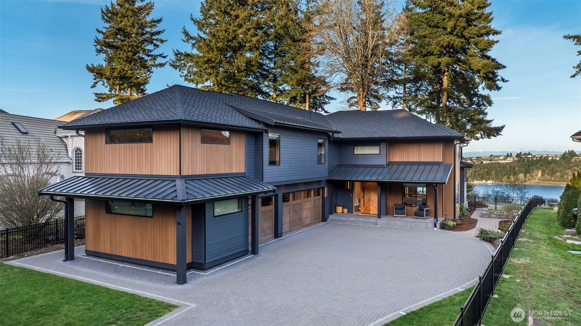 3323 9th Avenue Ct NW