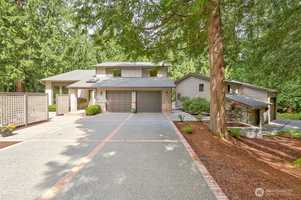 Photo of 20530 NE 66th Street, Redmond, WA 98053 (MLS # 2334590)