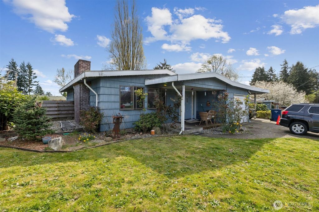 Photo of 1213 S 315th St St, Federal Way, WA 98003 (MLS # 2351977)