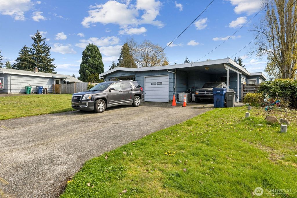 Photo of 1213 S 315th St St, Federal Way, WA 98003 (MLS # 2351977)