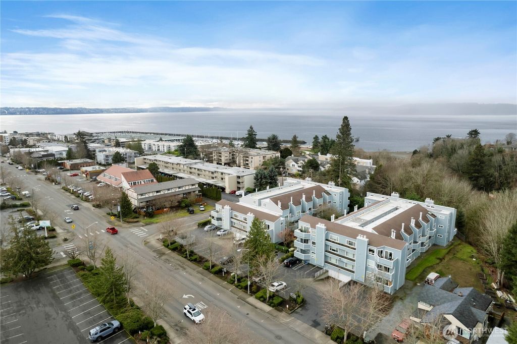 Photo of 21925 7th Avenue S #101, Des Moines, WA 98198 (MLS # 2481004)