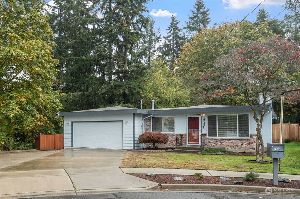 Photo of 2746 NE 24th Street, Renton, WA 98056 (MLS # 2305604)