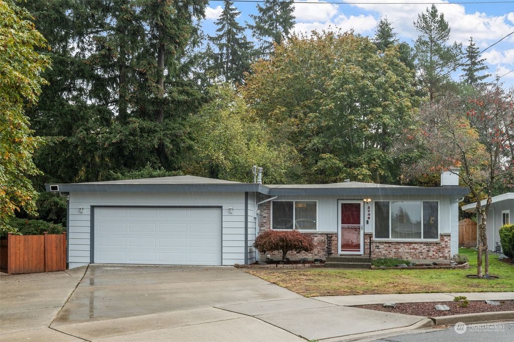 Photo of 2746 NE 24th Street, Renton, WA 98056 (MLS # 2305604)