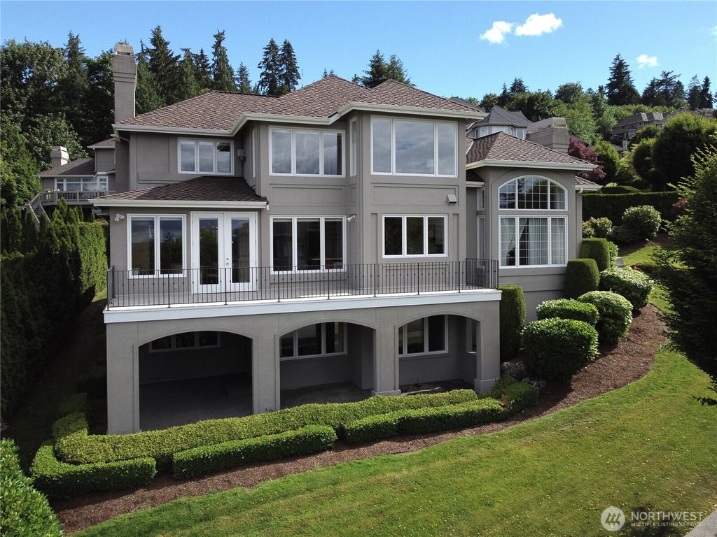 Photo of 5692 176th Place SE, Bellevue, WA 98006 (MLS # 2345949)