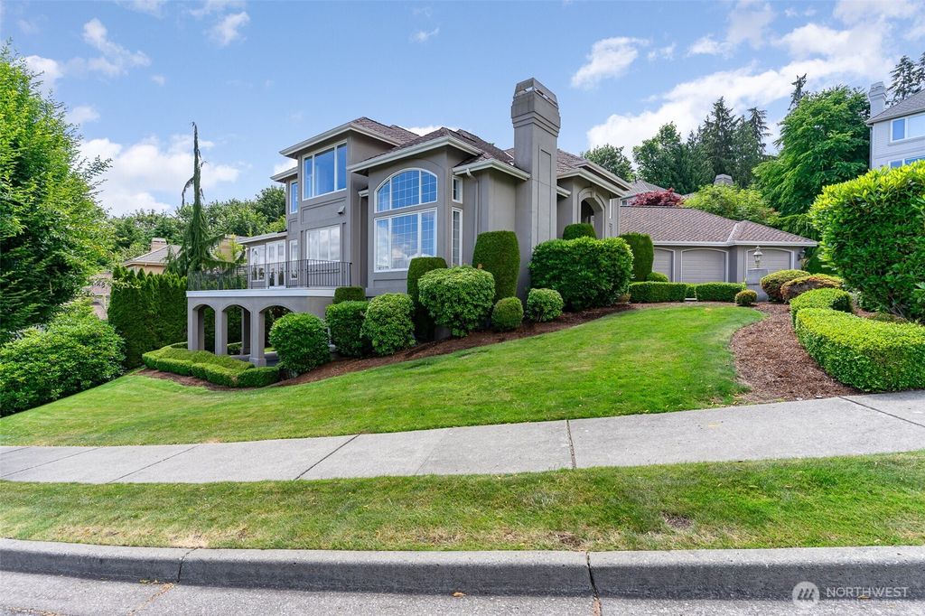 Photo of 5692 176th Place SE, Bellevue, WA 98006 (MLS # 2345949)