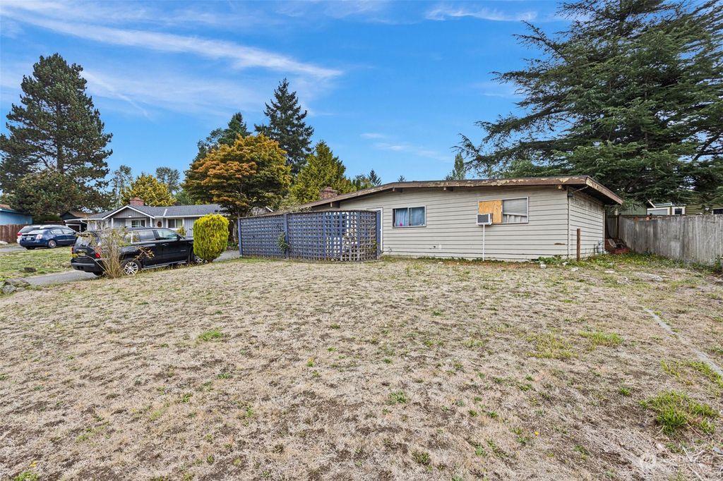 Photo of 31726 6th Avenue S, Federal Way, WA 98003 (MLS # 2168829)