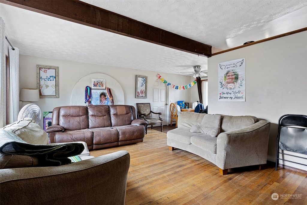 Photo of 31726 6th Avenue S, Federal Way, WA 98003 (MLS # 2168829)