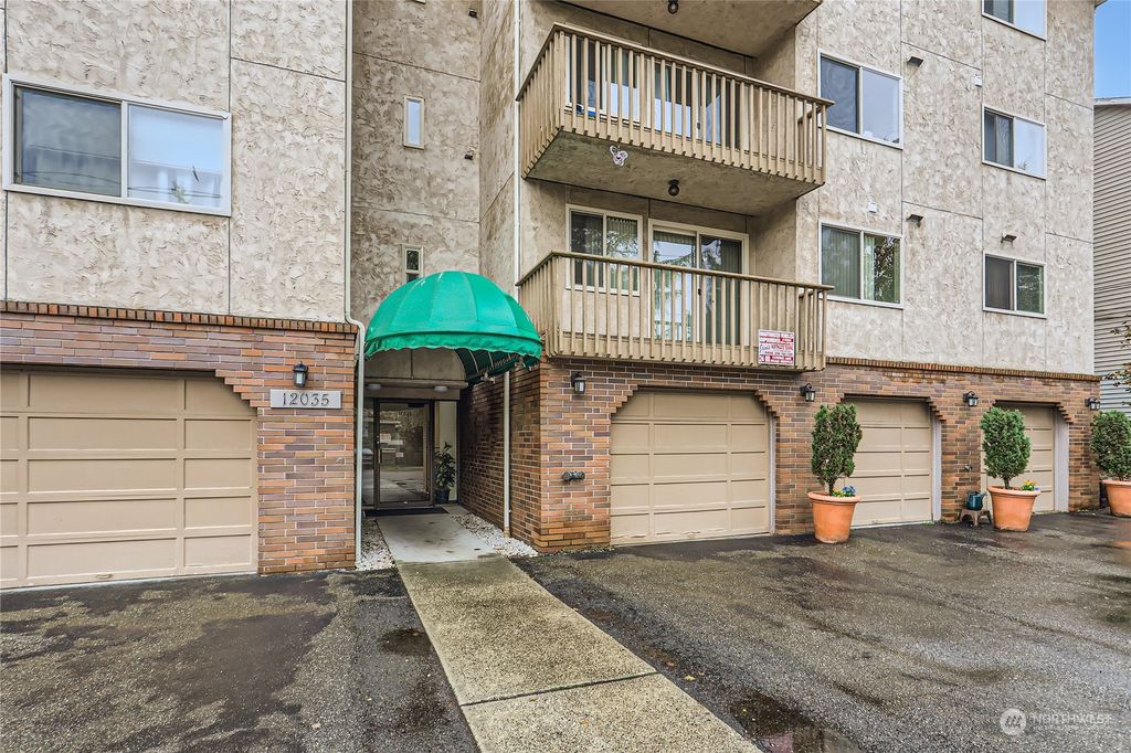 Photo of 12035 32nd Avenue NE #204, Seattle, WA 98125 (MLS # 2172586)