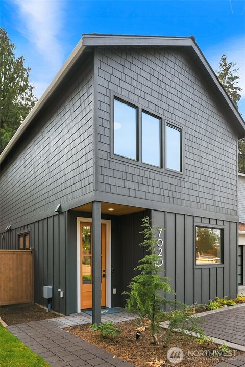 Photo of 7020 127th Avenue NE, Kirkland, WA 98033 (MLS # 2429435)