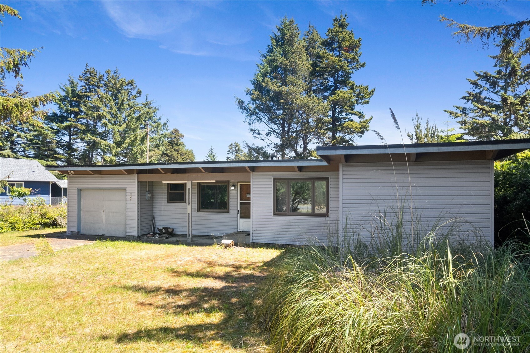 324 Mizzen Avenue NW