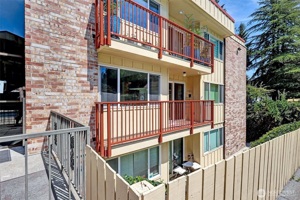 Photo of 330 Elm Street #201, Everett, WA 98203 (MLS # 2413215)