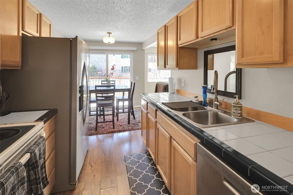 Photo of 330 Elm Street #201, Everett, WA 98203 (MLS # 2413215)
