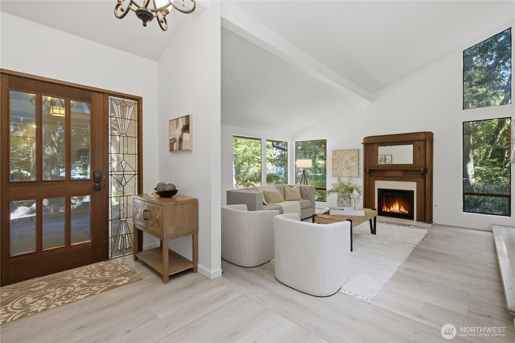 Photo of 21926 SE 37th St ST, Sammamish, WA 98075 (MLS # 2554826)