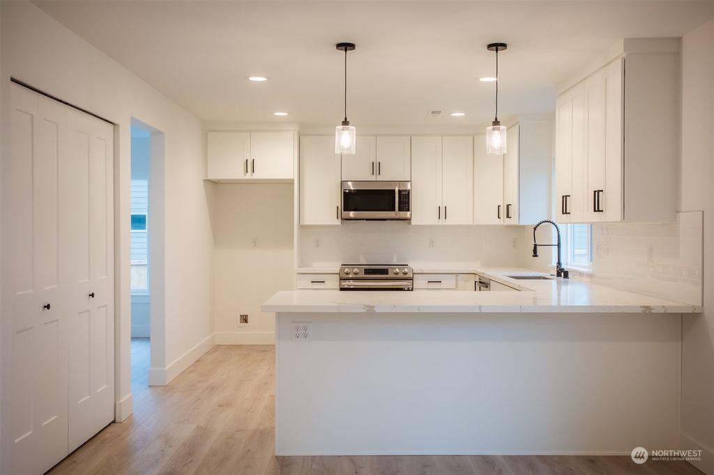 Photo of 14040 SE 200th Street, Kent, WA 98042 (MLS # 2150875)