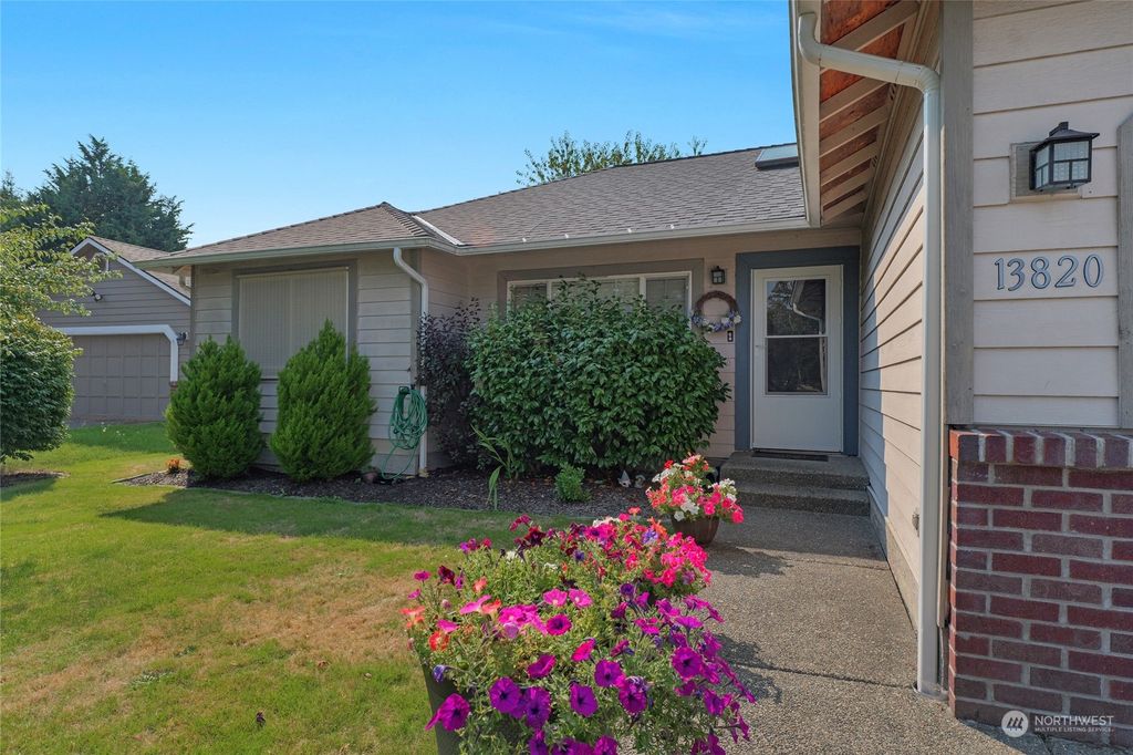 Photo of 13820 53rd Avenue NE, Marysville, WA 98271 (MLS # 2289294)