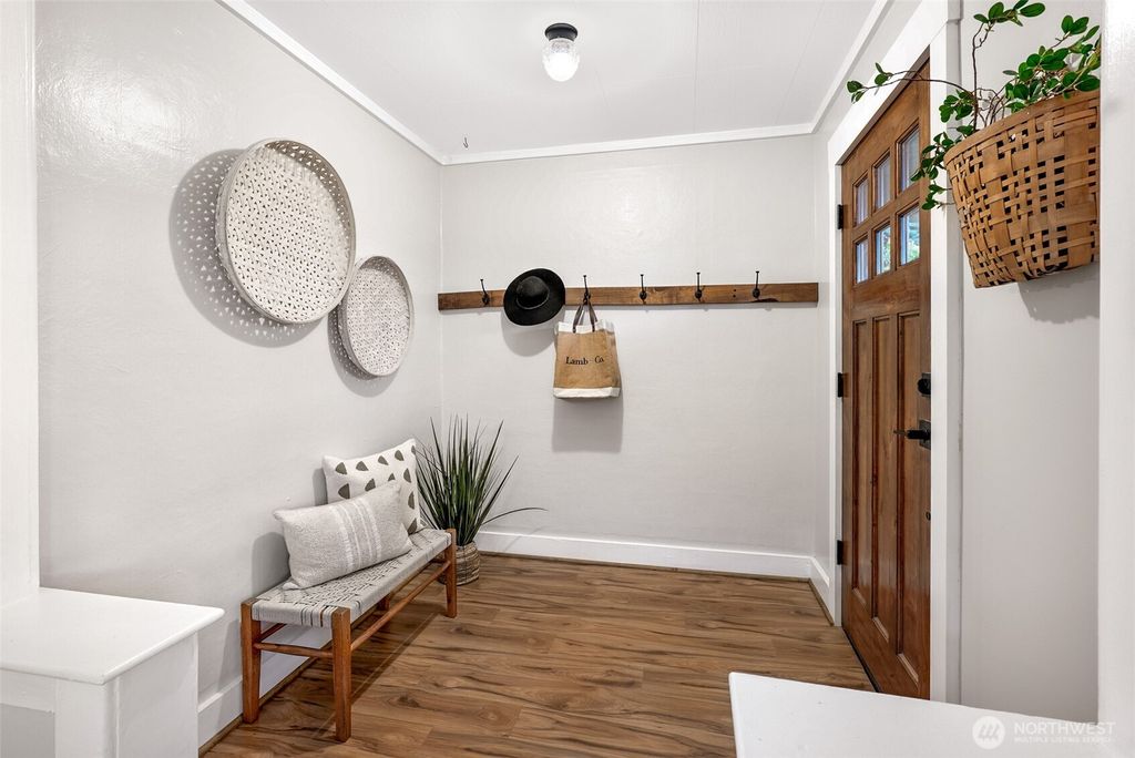 Photo of 2410 Pine Street, Everett, WA 98201 (MLS # 2454169)