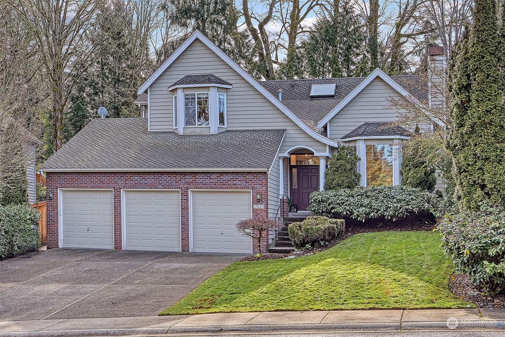 Photo of 17025 NE 108th Way, Redmond, WA 98052 (MLS # 2040089)