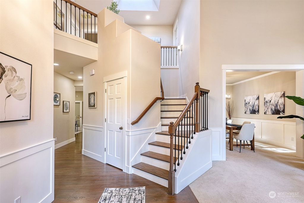 Photo of 17025 NE 108th Way, Redmond, WA 98052 (MLS # 2040089)