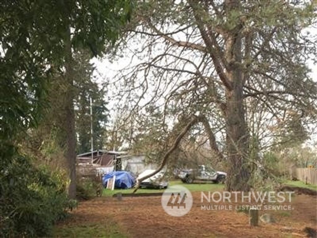 Photo of 11505 SE 85th Lane, Newcastle, WA 98056 (MLS # 2145608)