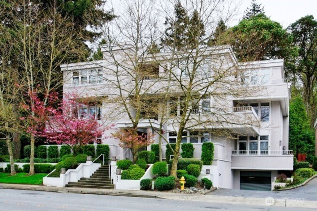 Photo of 600 Bellevue Way SE #J201, Bellevue, WA 98004 (MLS # 2529536)