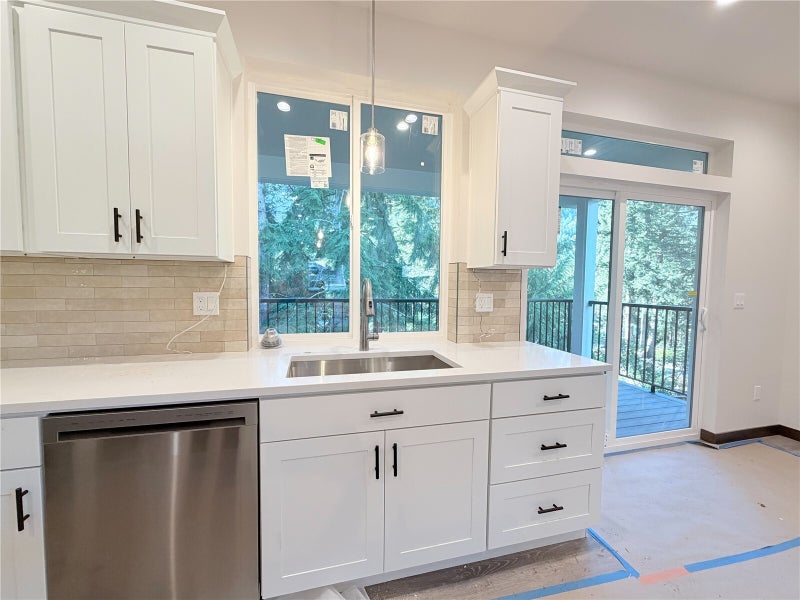 455 Hilltop Drive