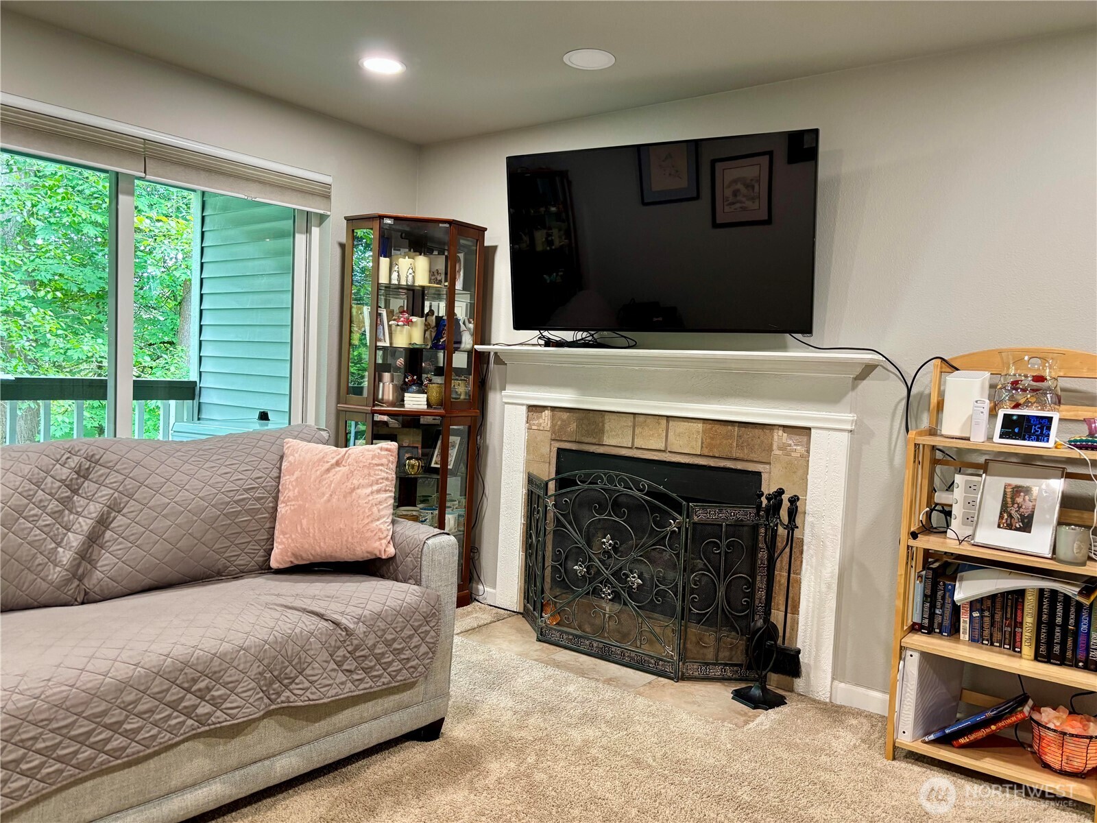 23321 Cedar Way J204