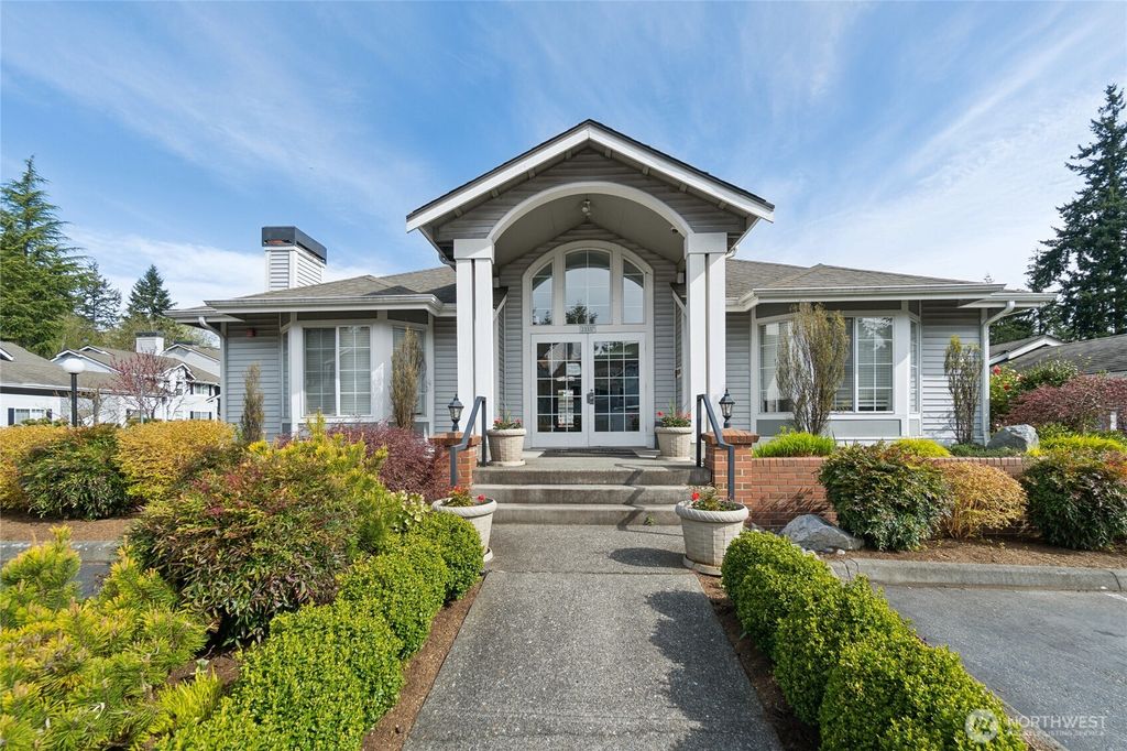 Photo of 23321 Cedar Way #J204, Mountlake Terrace, WA 98043 (MLS # 2352229)