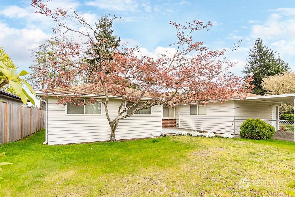 Photo of 20500 120th Avenue SE, Kent, WA 98031 (MLS # 2065309)