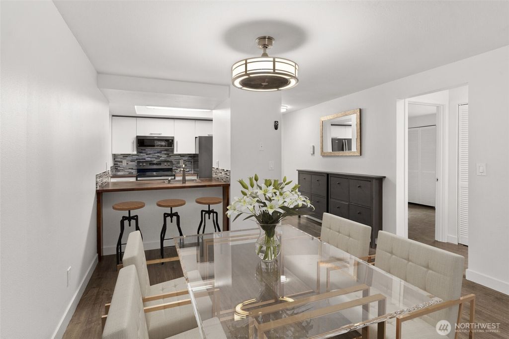 Photo of 14620 NE 31st Street #J201, Bellevue, WA 98007 (MLS # 2349088)