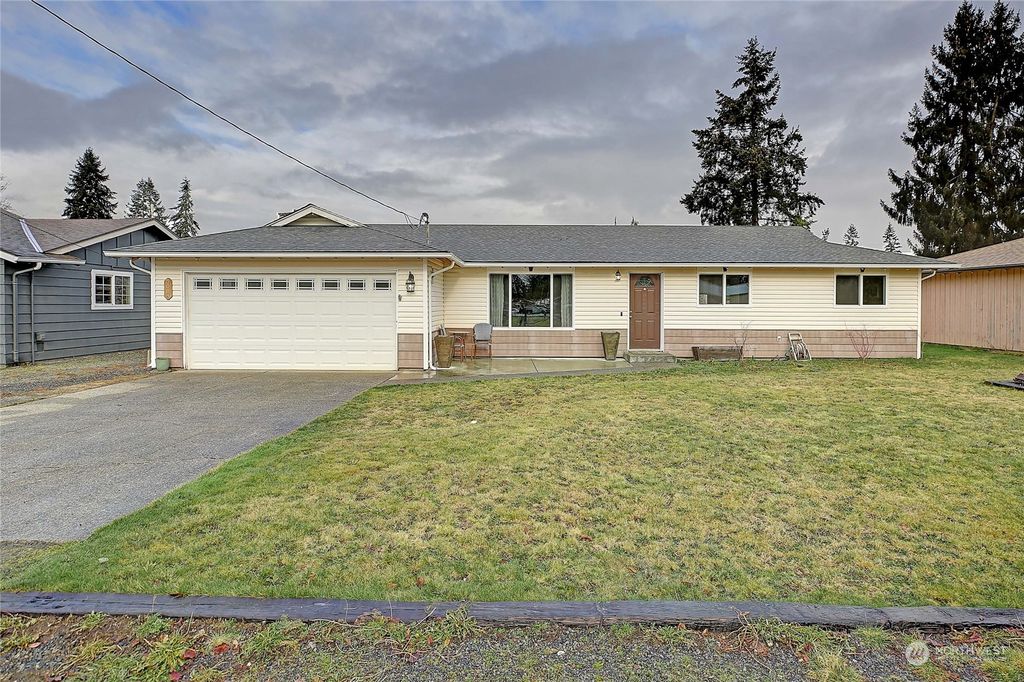 Photo of 5003 134th Place NE, Marysville, WA 98271 (MLS # 2329682)