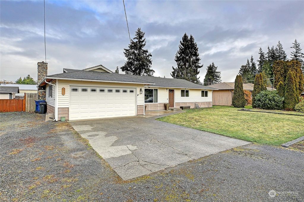 Photo of 5003 134th Place NE, Marysville, WA 98271 (MLS # 2329682)